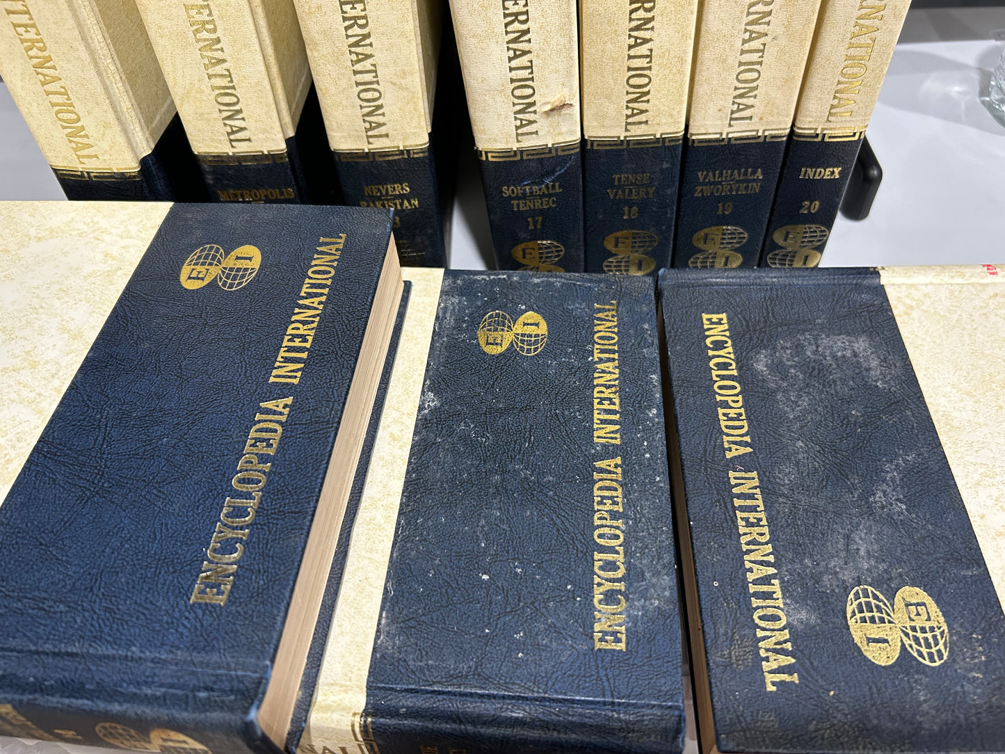Vintage Encyclopedia International,1968 by Grolier of Canada Limited