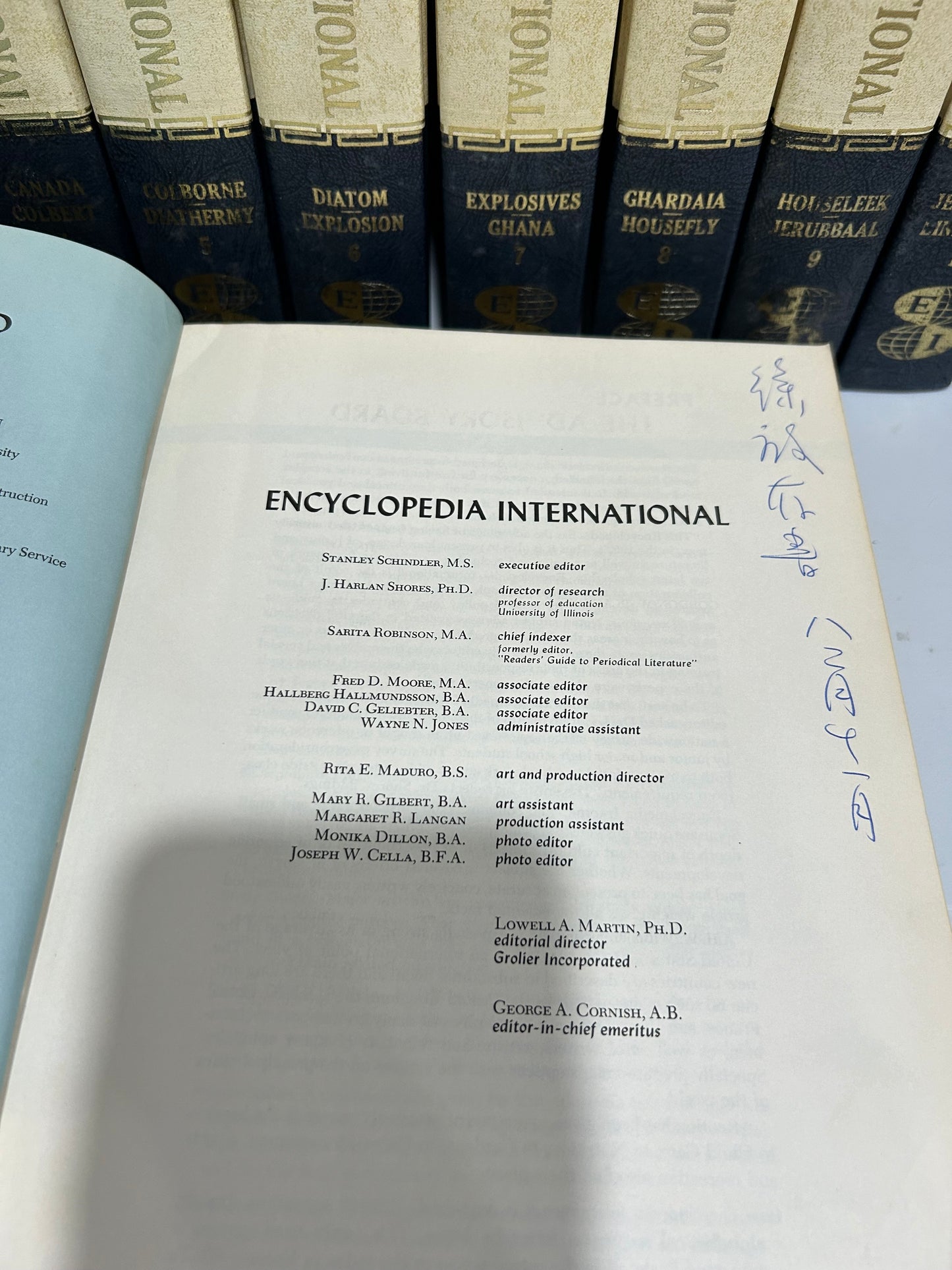 Vintage Encyclopedia International,1968 by Grolier of Canada Limited