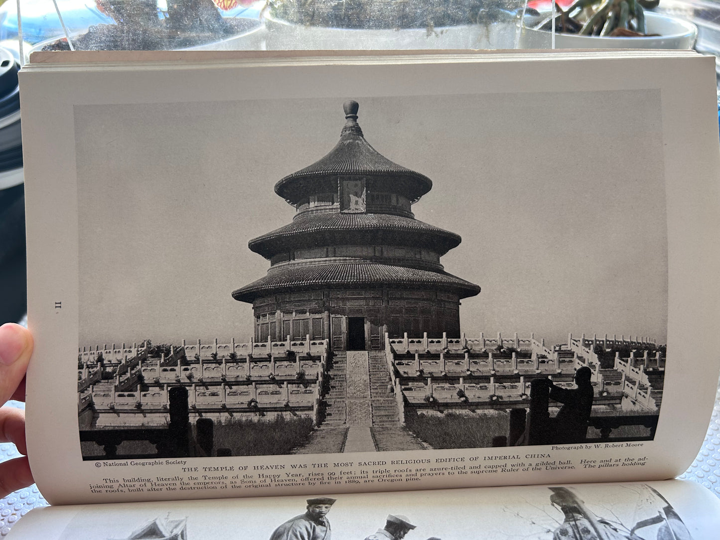 4本罕見經典《國家地理雜誌》（1918-1933）Collection of 4 Rare Vintage National Geographic Issues (1918-1933)