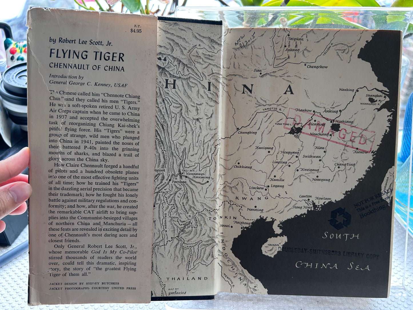 《飛虎隊：中國的陳納德》小羅伯特·李·斯科特著｜1959年首版精裝 Flying Tiger: Chennault of China | Robert Lee Scott, Jr. | Doubleday 1959 First Edition Hardcover with Dust Jacket