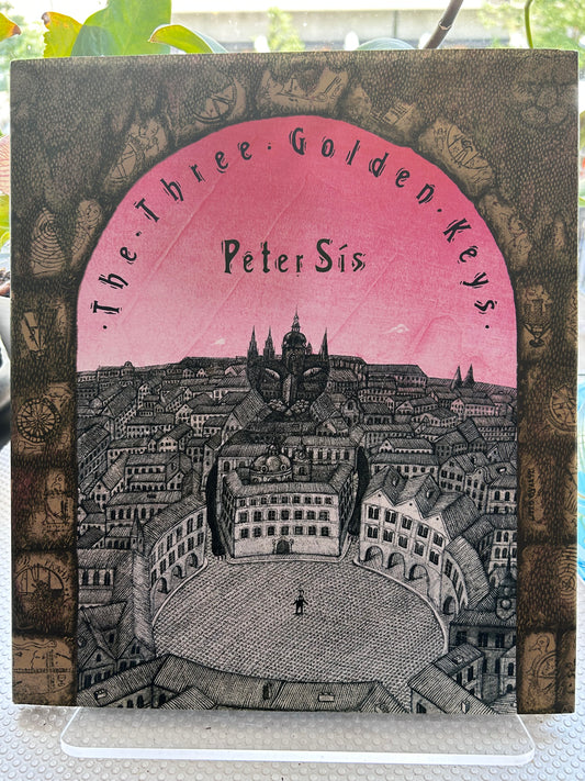 2001年首版彼得·西斯著《三把金鑰匙》The Three Golden Keys by Peter Sís (1st Farrar, Straus and Giroux edition, 2001)