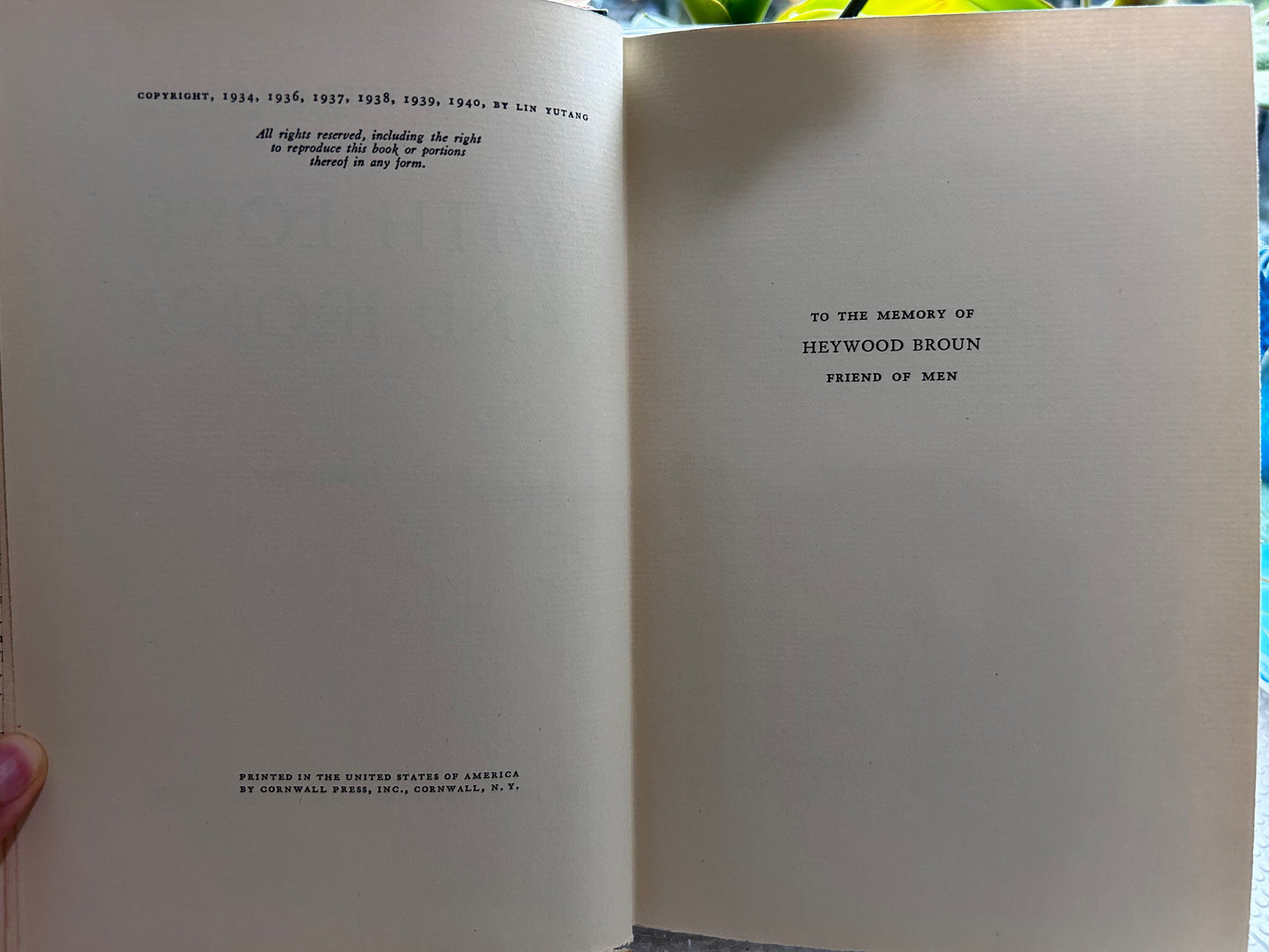 林語堂《愛與諷刺》（1940年首版）With Love and Irony by Lin Yutang (1940 First Edition/Early Printing)