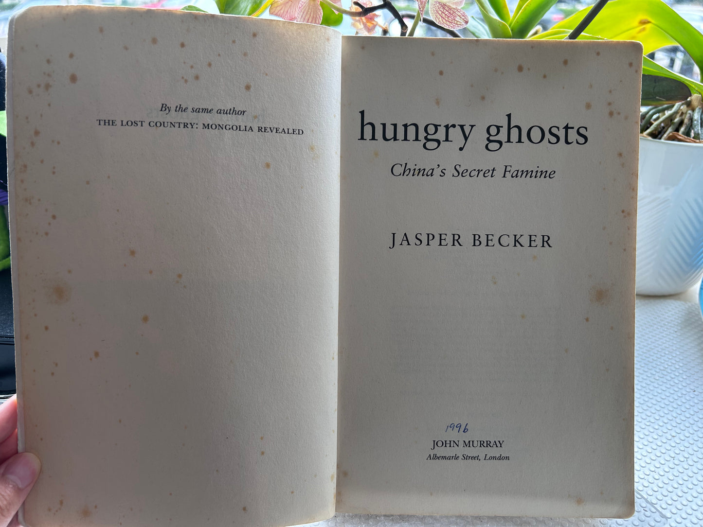 1997年版《餓鬼：中國的秘密大饑荒》賈斯柏·貝克著 Hungry Ghosts: China's Secret Famine by Jasper Becker, John Murray 1997 Paperback Edition