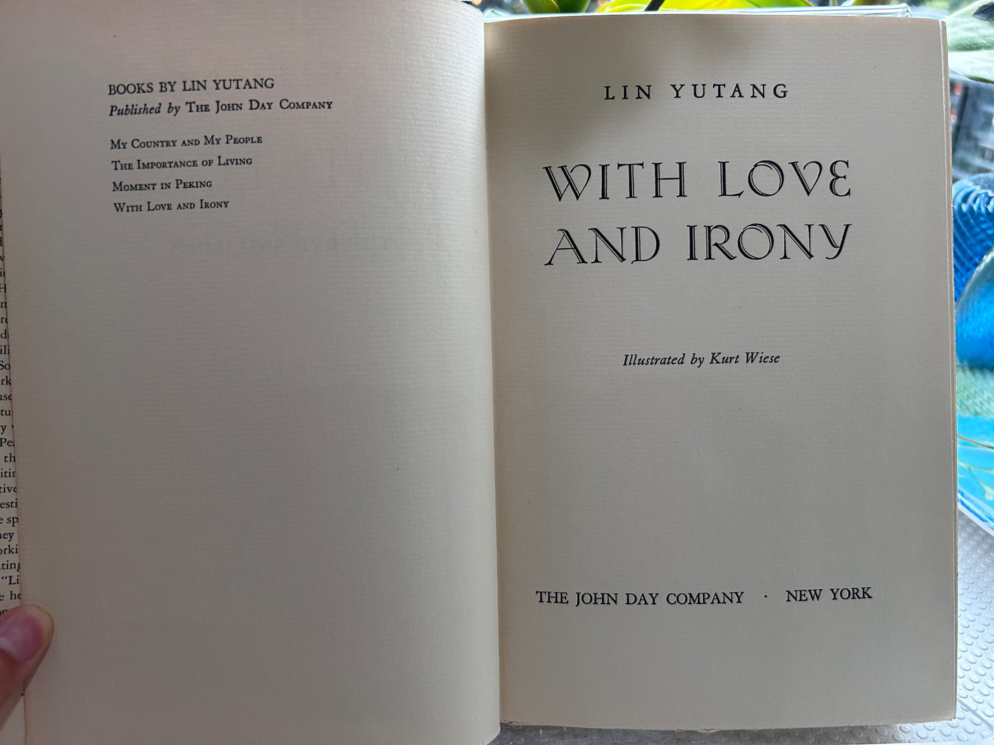林語堂《愛與諷刺》（1940年首版）With Love and Irony by Lin Yutang (1940 First Edition/Early Printing)