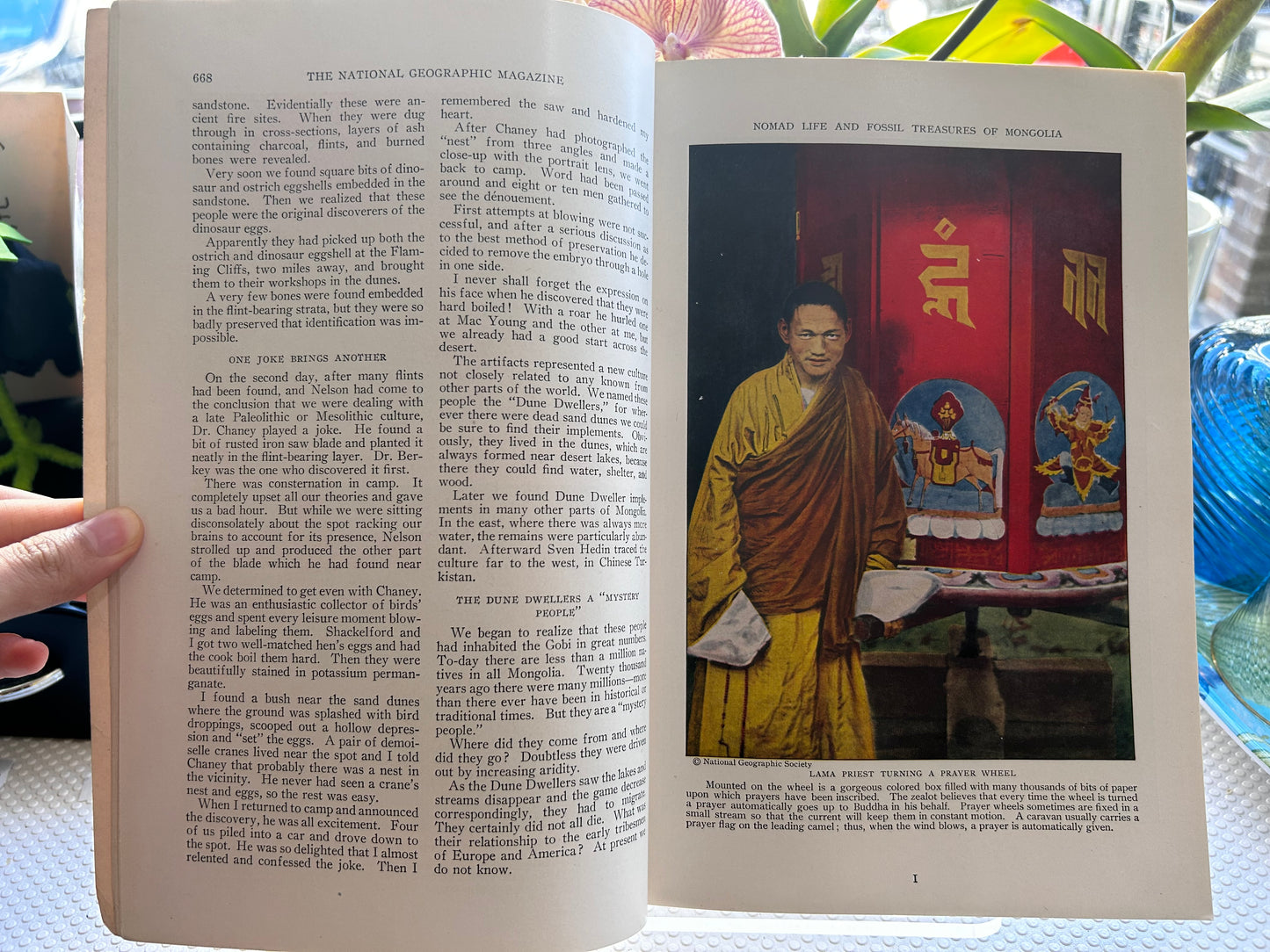 4本罕見經典《國家地理雜誌》（1918-1933）Collection of 4 Rare Vintage National Geographic Issues (1918-1933)