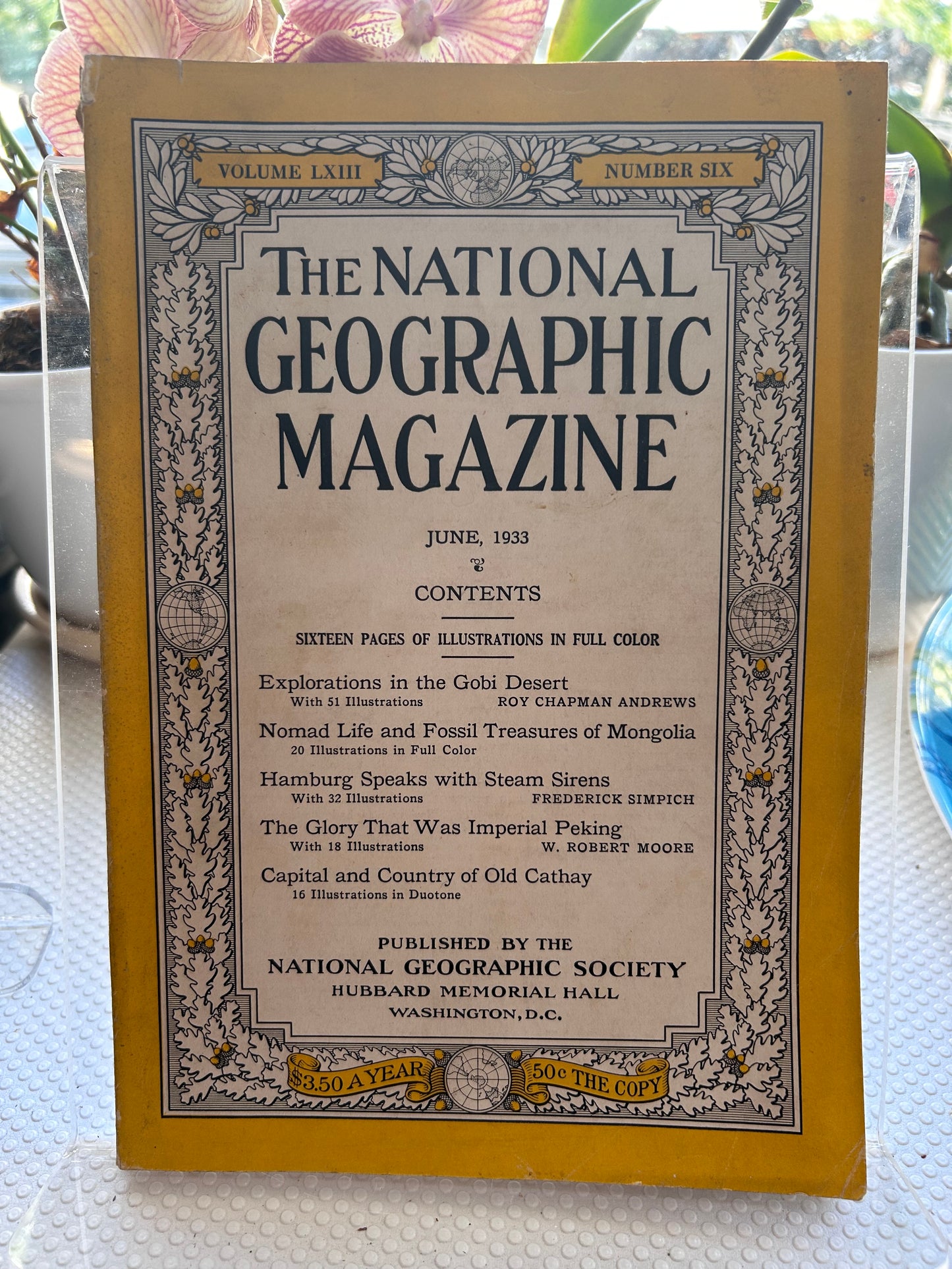 4本罕見經典《國家地理雜誌》（1918-1933）Collection of 4 Rare Vintage National Geographic Issues (1918-1933)