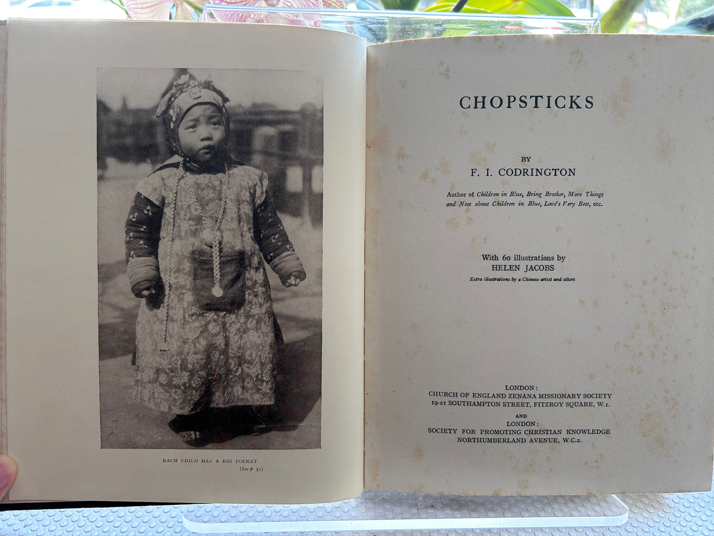 1928年首版《筷子》作者 F. I. Codrington（Helen Jacobs 插畫）Chopsticks by F. I. Codrington (Illustrated by Helen Jacobs) 1928 first edition