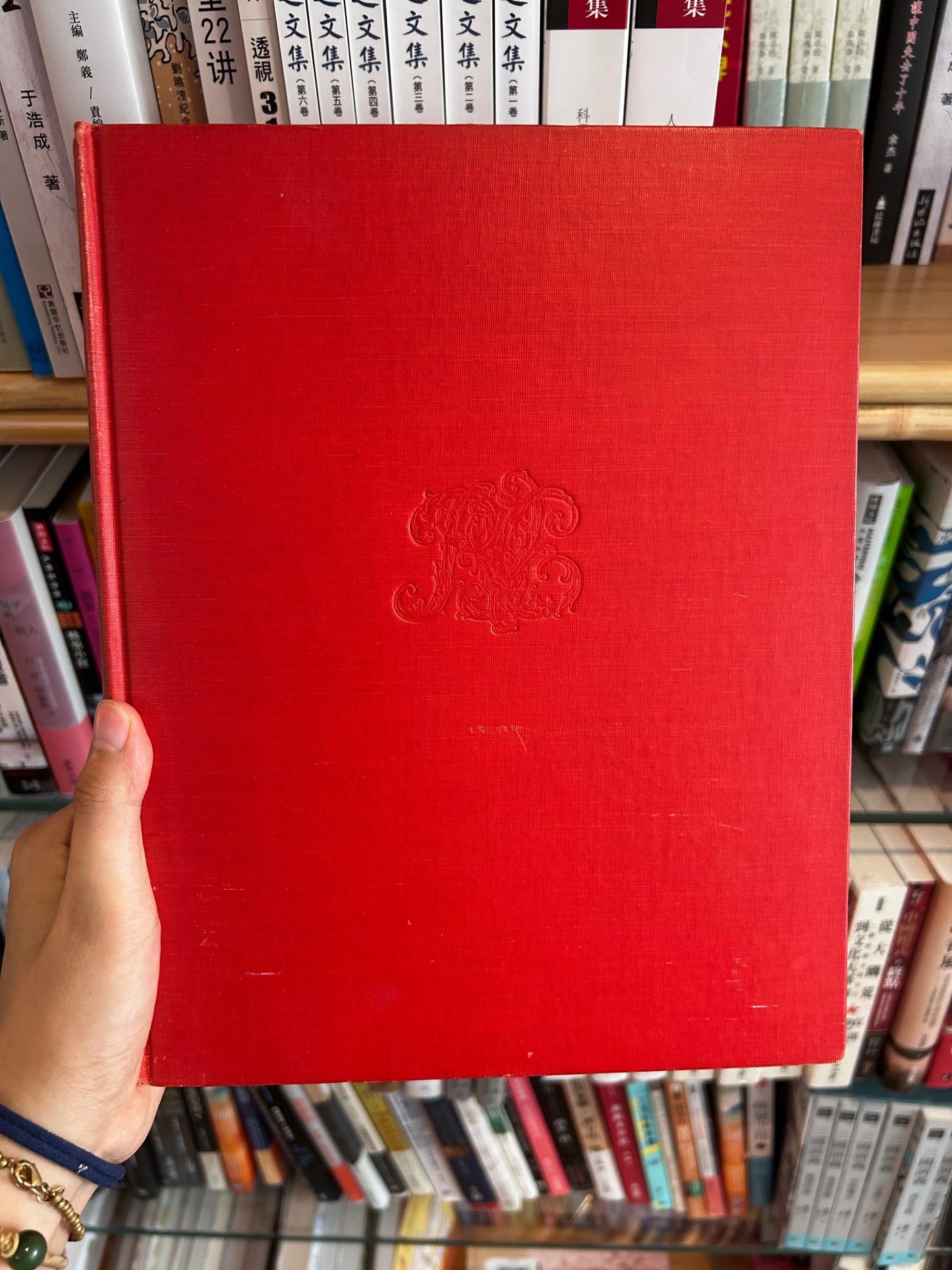 1959 1st American Edition, Victoria R.: A Biography with Four Hundred Illustrations based on her Personal Photograph Albums《維多利亞女王傳記（附400幅個人相冊插圖）》