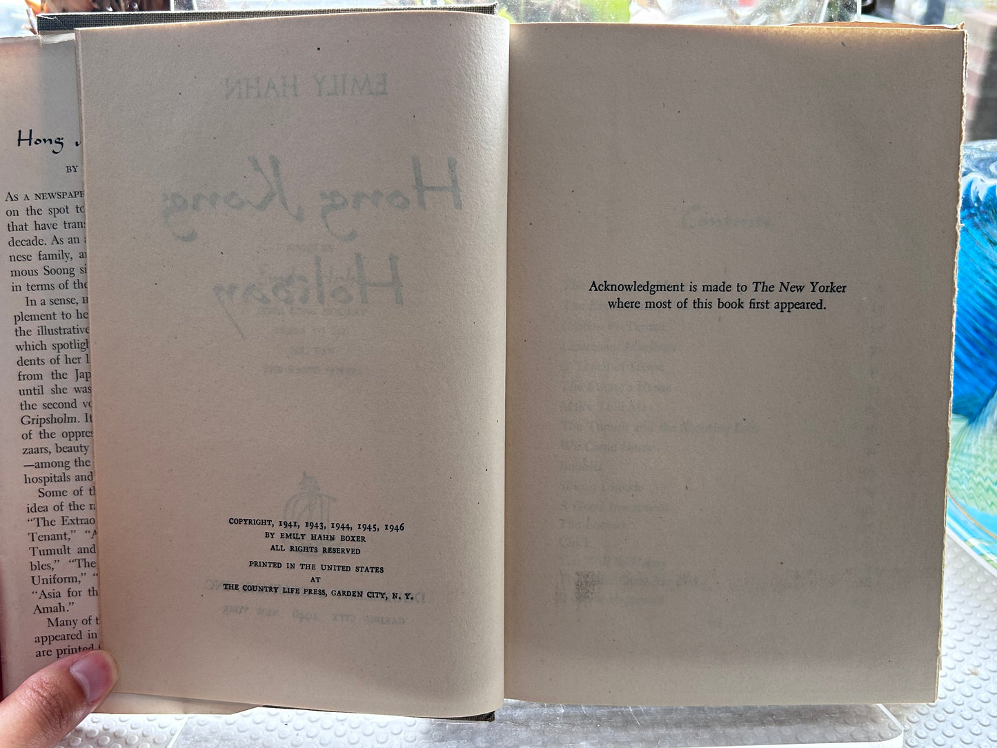 《香港假期》1946年 Emily Hahn - Hong Kong Holiday, The Country Life Press, Garden City, N.Y.