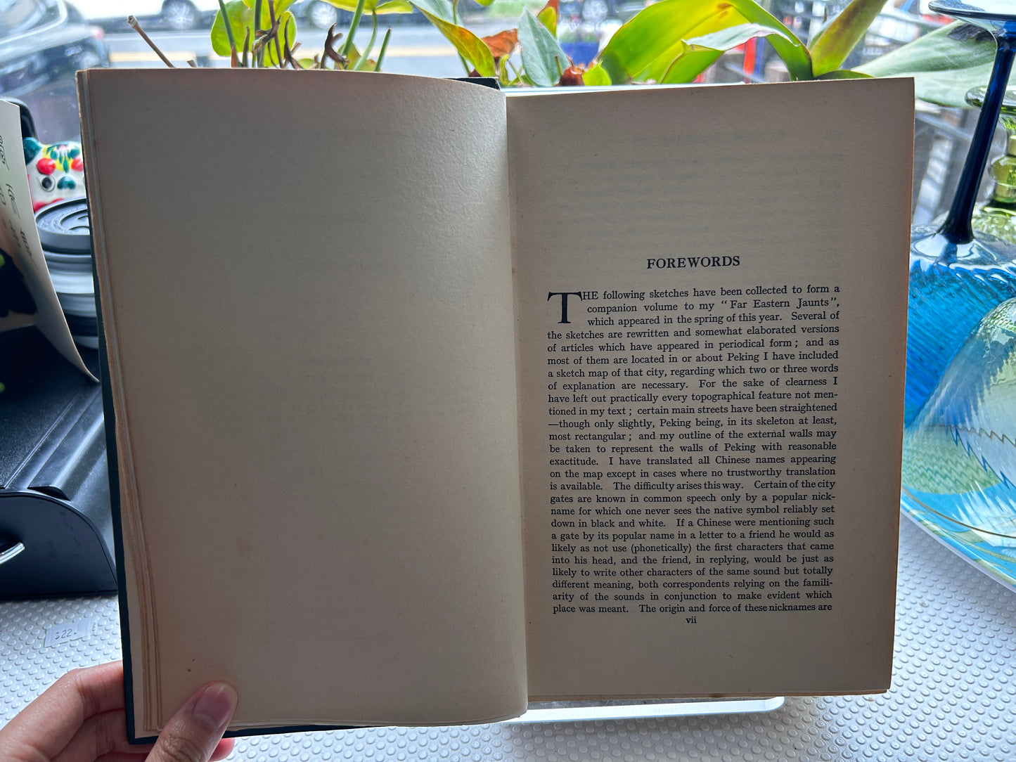 1925年首版/附原版北京城地圖-《東方萬象雜談》Extreme Oriental Mixture by Gilbert Collins, 1st Edition, With Original Skeleton Map of Peking