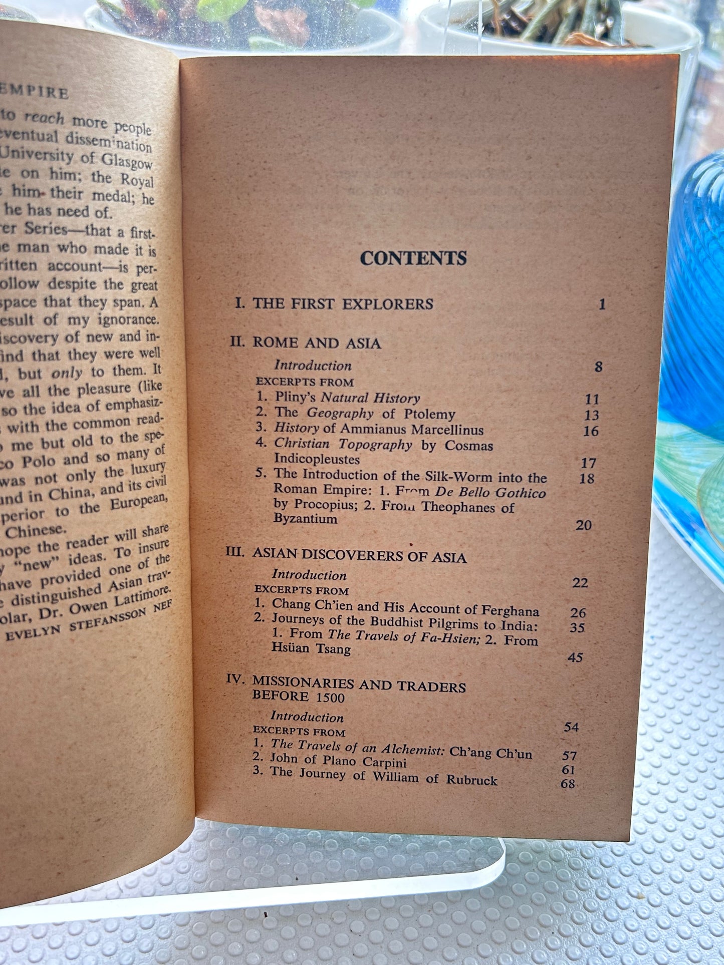 《絲綢.香料與帝國：從探索者眼中看亞洲》1971 年 Laurel 版. Silks, Spices and Empire: Asia Through the Eyes of Its Discoverers by Owen and Eleanor Lattimore (1971 Laurel Edition)