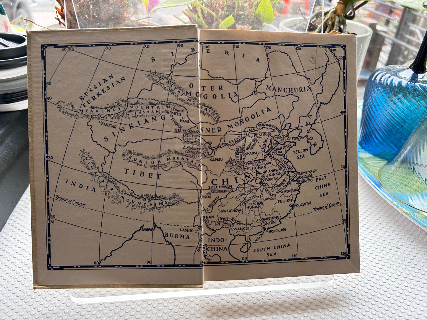 1946 年首版《中國：她的生活與人民》內地會傳教士合著 China: Her Life and Her People by Mildred Cable and Francesca French