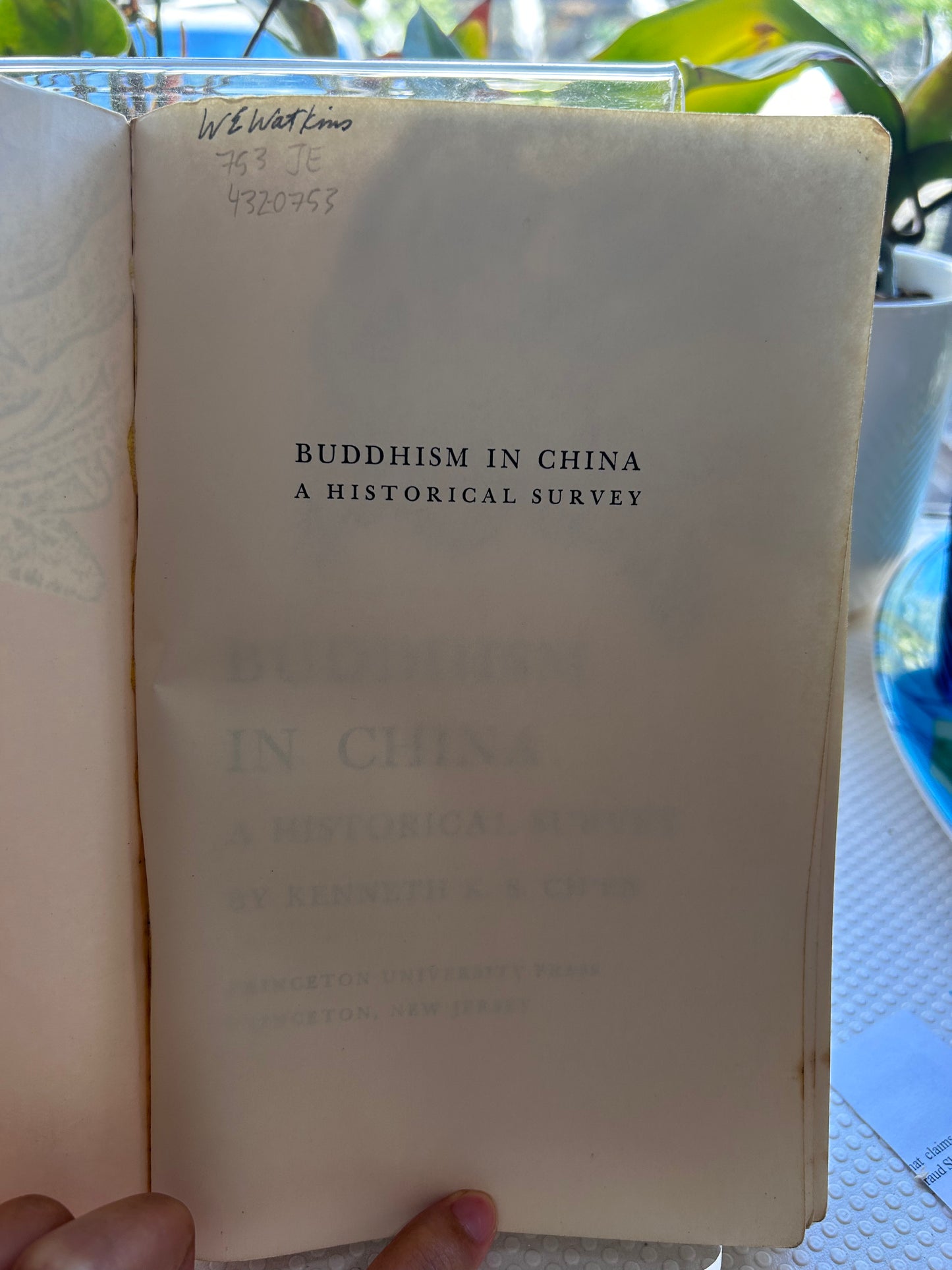 1972年Kenneth Ch'en 著作《中國佛教：歷史概覽》Buddhism in China: A Historical Survey by Kenneth Ch'en