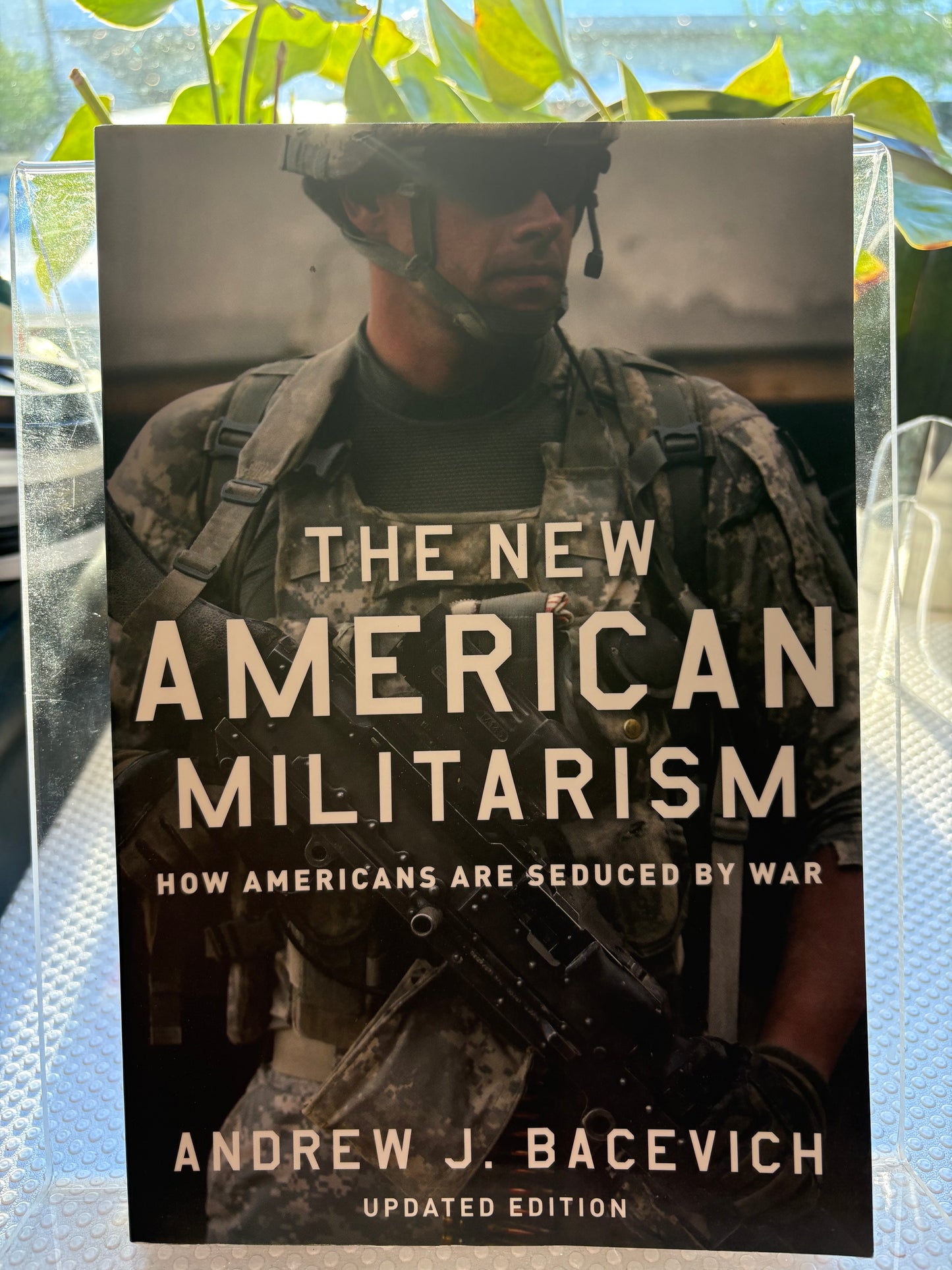 名家反思录：安德鲁·巴切维奇亲笔题赠本——《新美国军国主义》Intellectual Critique: Andrew J. Bacevich’s The New American Militarism, Inscribed to Stephen Schlaikjer