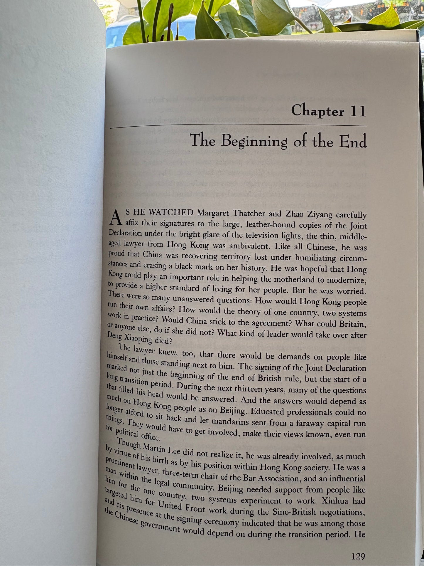 香港的陨落：中国的胜利与英国的背叛The Diplomatic Mystery: The Fall of Hong Kong with Steve Schlaikjer’s "Before Lunch" Memo to Richard