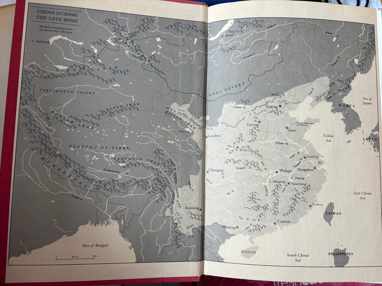 史景迁《追寻现代中国》：横跨 400 年的历史巨著，附外交官珍藏 90 年代香港山顶餐厅杯垫书签Jonathan Spence’s The Search for Modern China