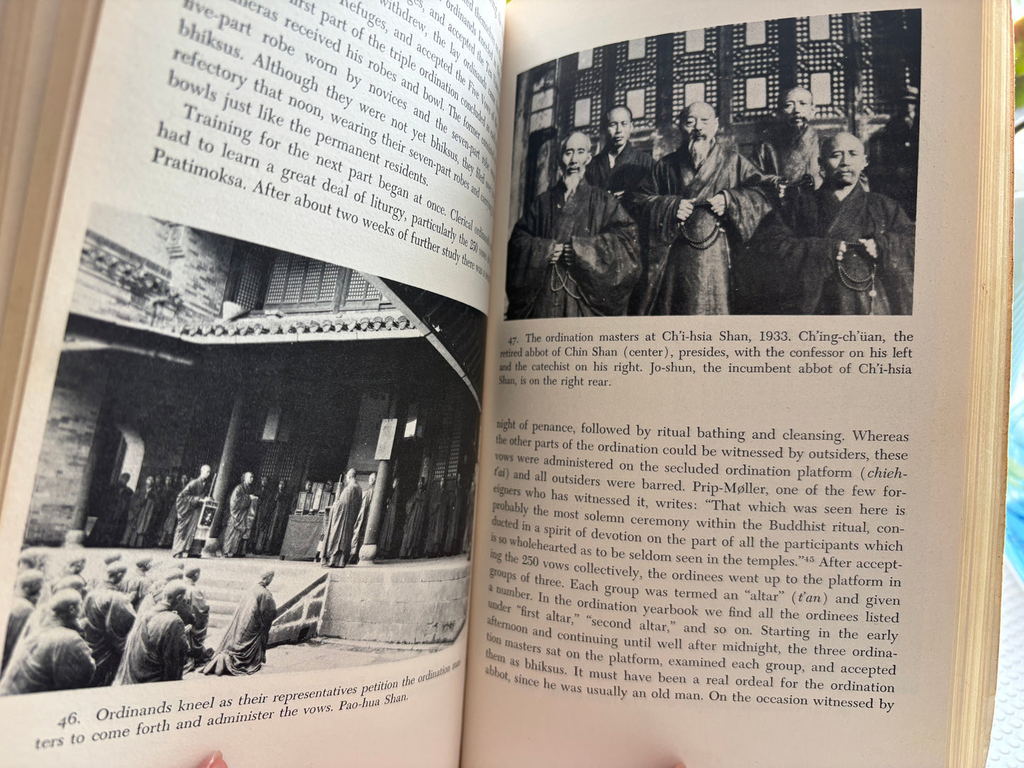 1900-1950中國佛教的實踐-1973年哈佛二版 附1976 台灣清嚴法師肉身成道罕見剪報 The Practice of Chinese Buddhism 1900-1950 by Holmes Welch (Harvard, 1973 PB) – Inscribed by Watkins (1976) w/ Rare Taiwan "Mummified Bodhisattva" Archival Ephemera