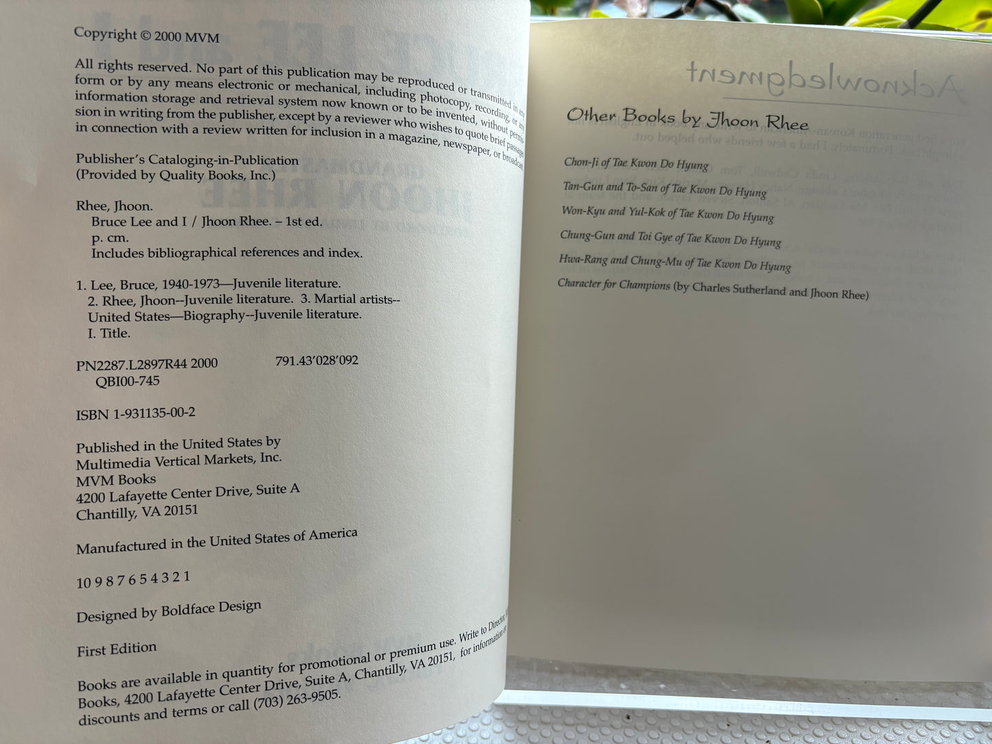 Bruce Lee and I (1st Edition, 2000) Author: Grandmaster Jhoon Rhee (The Father of American Taekwondo) 그랜드마스터 이준구 (미국 태권도의 대부)