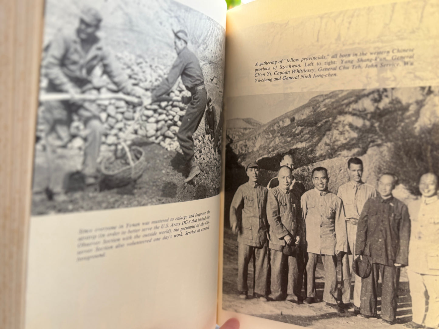 1974首版《在中國失去的機會：謝偉思1944二戰報告集》Lost Chance in China (1974 Hardcover First Ed.) — John Service's WWII dispatches from Stephen Schlaikjer Collection (With Original Powell's Provenance)